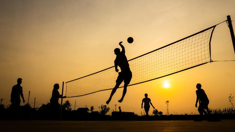 Gustavo Luíz Guilherme Pinto destaca como o vôlei promove saúde física, trabalho em equipe e equilíbrio emocional.